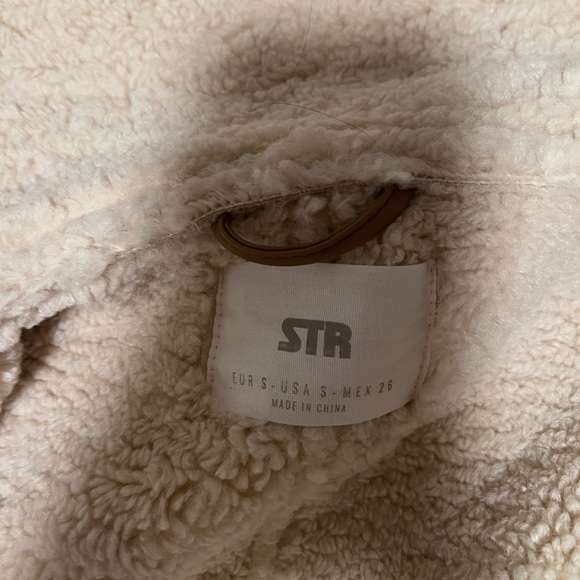 NWOT Stradivarius Faux Shearling Oversized Coat - Picture 6 of 7